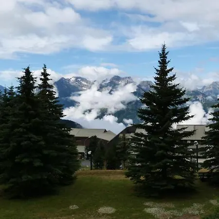Dans Du Roche Mantel -alpes Face A L'alpexpress Huez